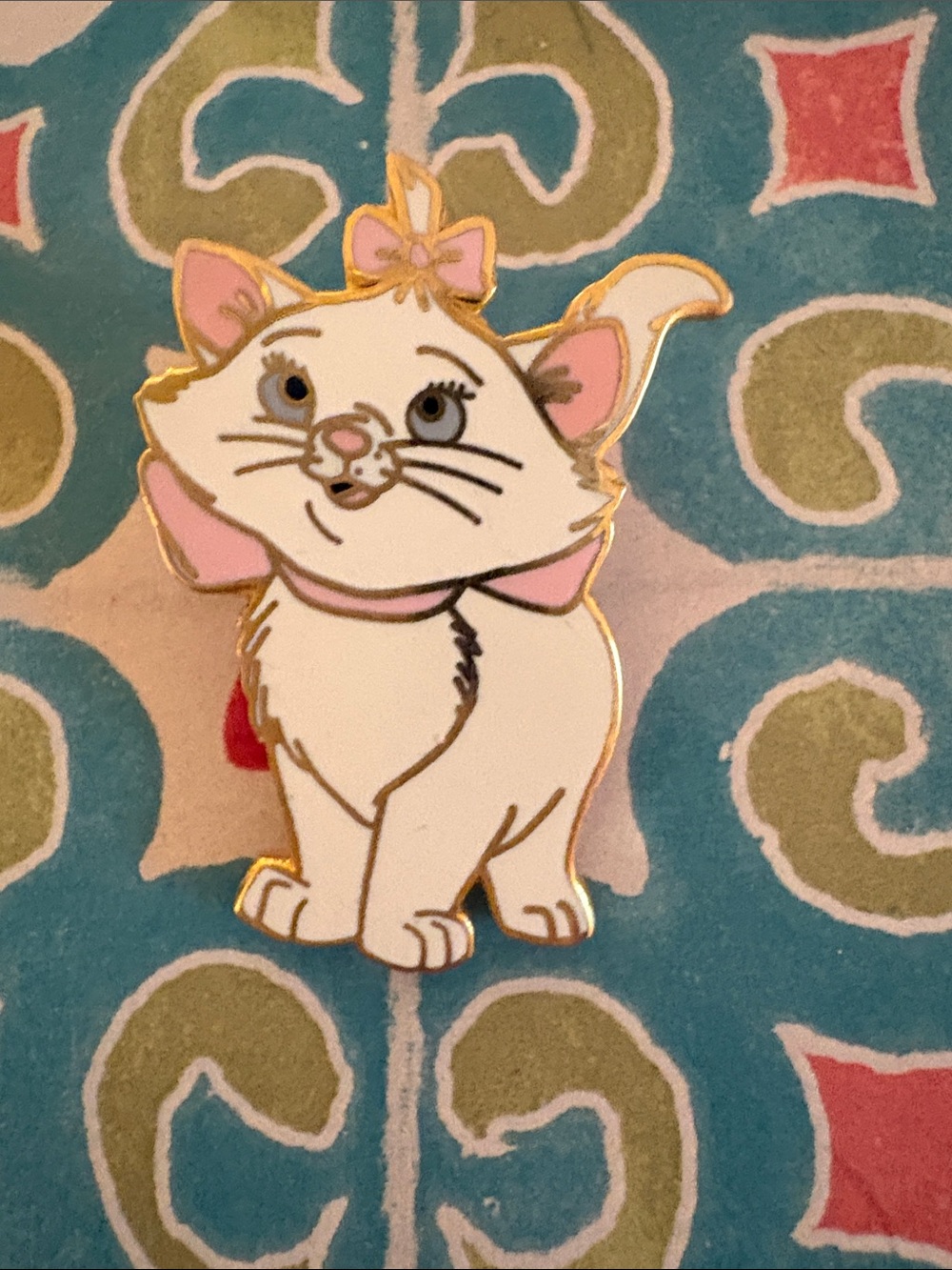 Disney White and Pink Marie Enamel Cat Pin - Gold Outline